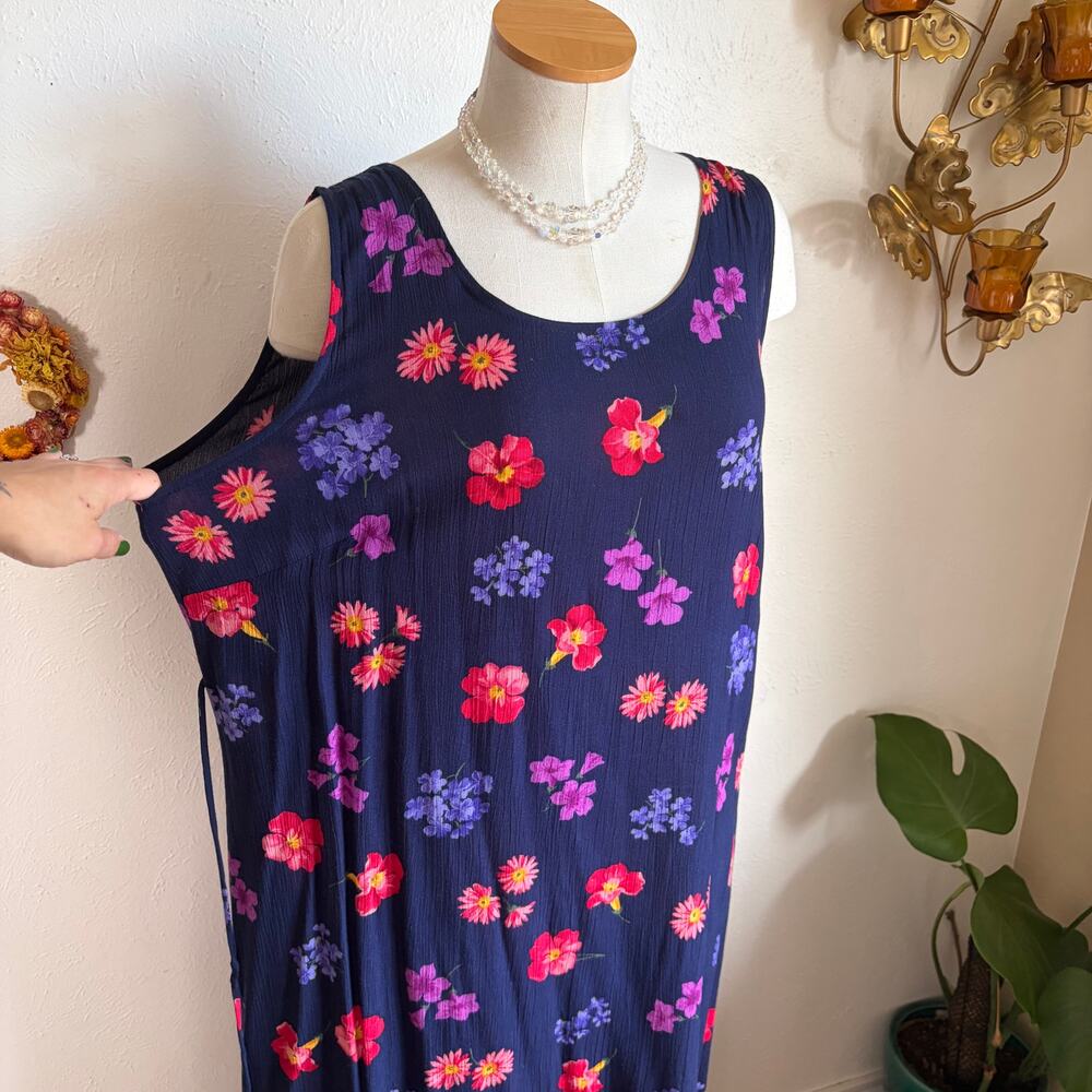90s Vintage Floral Maxi Dress - Picture 5 of 9